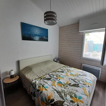 Maison Renovee 400m De La Avec Terrasse Et Parking, - Fr-1-194-286 Holiday home